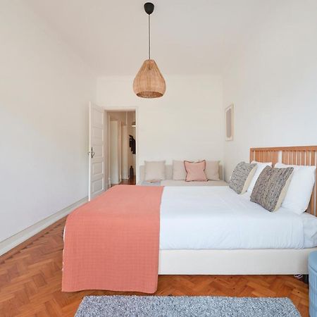 Light-Filled & Renovated Apartment, By Timecooler Lissabon Buitenkant foto