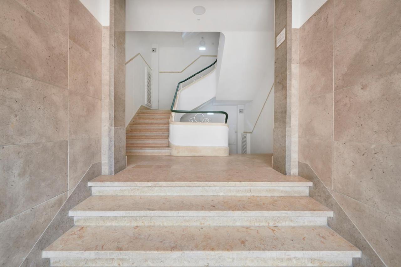 Light-Filled & Renovated Apartment, By Timecooler Lissabon Buitenkant foto