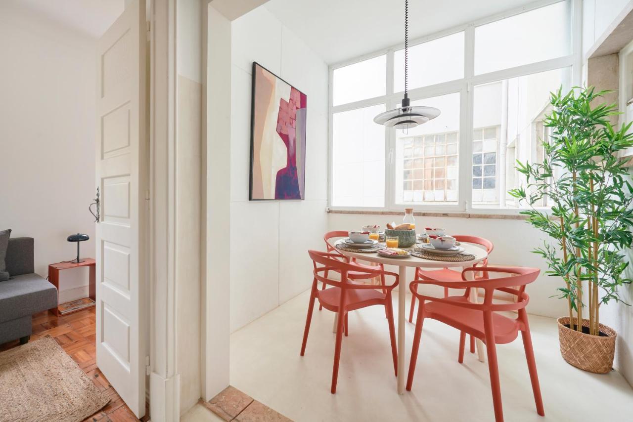 Light-Filled & Renovated Apartment, By Timecooler Lissabon Buitenkant foto