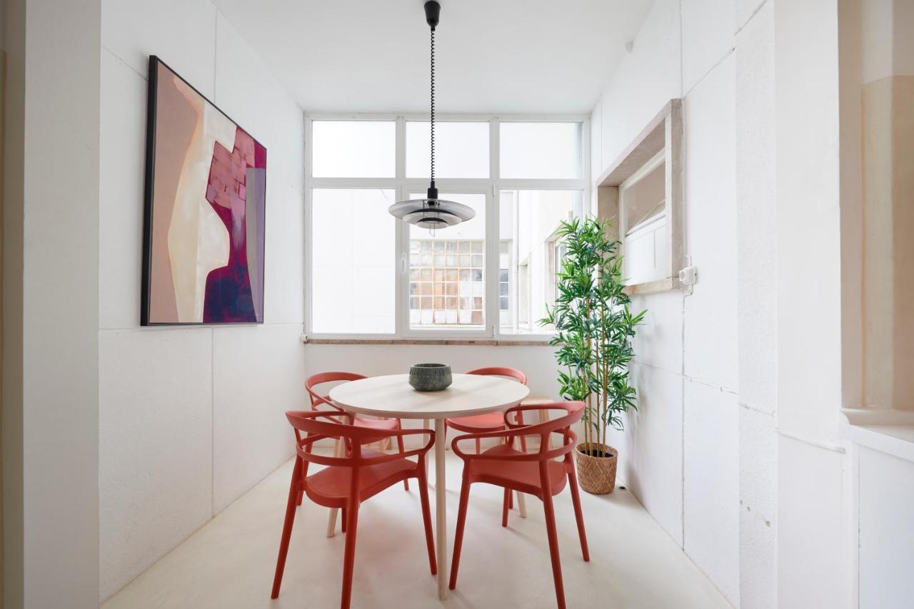 Light-Filled & Renovated Apartment, By Timecooler Lissabon Buitenkant foto